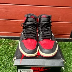 Jordan Men's Black and Red Sneakers